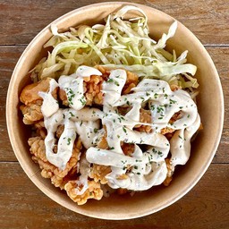 ข้าวไก่กรอบซอสซาวครีม