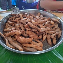 พี่บุ๋ม ข้าวเหนียวหมูทอด