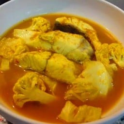 แกงส้มปลากะพงคดอกกะหลำ