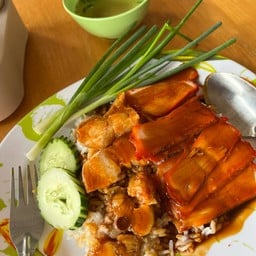 ยั่งยืนหมูกรอบ ทอง1