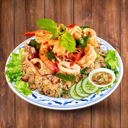 ข้าวคลุกกะเพราทะเล