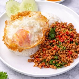 ข้าวผัดกะเพราหมู (ไม่รวมไข่ดาว)