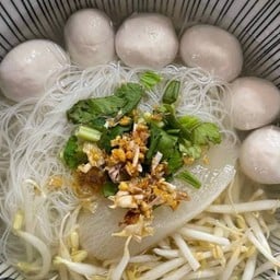 ก๋วยเตี๋ยวเนื้อ หม้อไฟ by ตาเก่ง