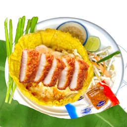 ผัดไทยกระทงทองไก่กรอบ