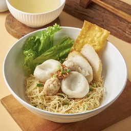 -ก๋วยเตี๋ยวเครื่องลูกชิ้นปลา