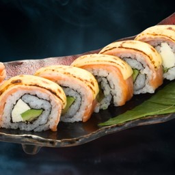 8226.D-Salmon Cheese Roll Full 5pcs