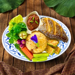 ข้าวน้ำพริกปลาสลิด