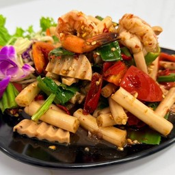 ส้มตำไหลบัวกุ้งสุกหมูยอ