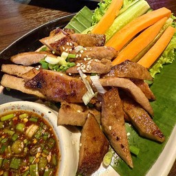 นมหมูย่างจิ้มแจ่ว