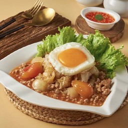 -ราดหน้าหมูสับไข่ดาว