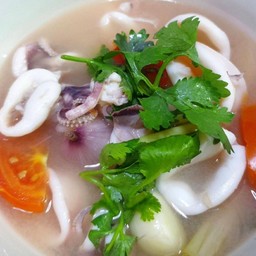 ต้มยำปลาหมึก