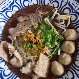 ปอเปี๊ยะ&ข้าว @A one market เอ วัน มาร์เก็ต