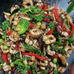 ผัดเผ็ดปลาไหลนา