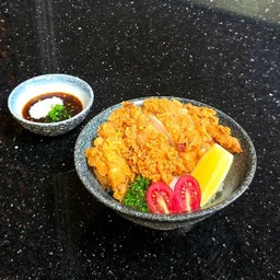 LM23. Gensenคัด Fried Chicken Donburi ข้าวหน้าไก่ที่เราคัดสรรมาอย่างดี  ทอดกรอบ