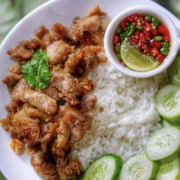 ข้าวหมูทอดกระเทียม