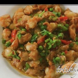 ข้าวกระเพาเอ็ดไก่