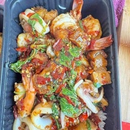 ร้านกระเพราพริกแห้งคั่วหอมเผ็ดร้อน&ไข่ข้นbyทาสแมว