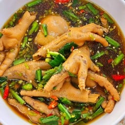 เจริญลาภ ข้าวหมูทอด ฟรีผักน้ำพริก