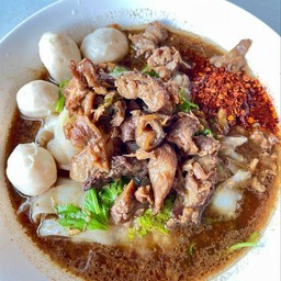 ก๋วยเตี๋ยวไก่มะระ-ตลาดสดเทศบาลอรัญฯ