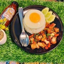 เย็นตาโฟ เพชรเลิศรส น้องออยหมูกรอบ