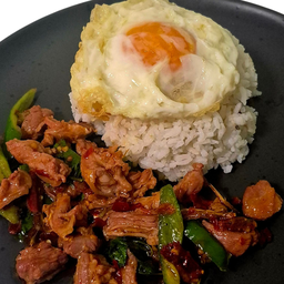 ข้าวกะเพราเนื้อ+ไข่ดาว