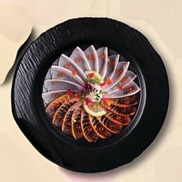 ปลาลฮามาจิ + ปลาแซลมอน อูชูสึกุริทานคู่กับน้ำพอนสึ