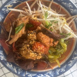 ขนมจีนน้ำเงี้ยว