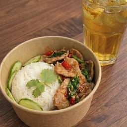 หมูนุ่มกะเพรา+ข้าวหอม