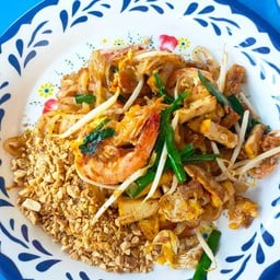 ผัดไทยไฟคลอก(ผัดไทยเดิมตำหรับ"แม่แดง") นวลจันทร์