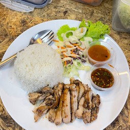 ข้าวไก่ย่างพริกไทยดำ