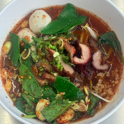ก๋วยเตี๋ยวหมูย่างแจ่วฮ้อน