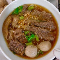 ก๊ะเตี๋ยวตุ๊นตุ๋นอัมพวา   กระเพราเผ็ด