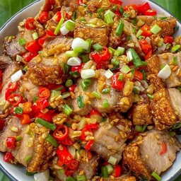 หมูกรอบคั่วพริกเกลือ
