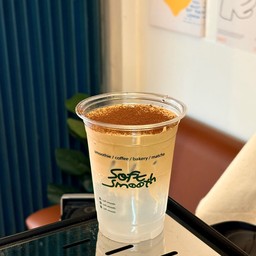 Coconut Coffee foam มะพร้าวคอฟฟี่ลาเต้  (คอฟฟี่เป็นเนื้อโฟมถ้าให้แยกน้ำแข็งและน้ำแจ้งทางร้านนะคะ)