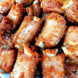 หมูทอดมหาภัย by ไก่ทอดป่าเถื่อน