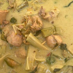 แกงกะทิหน่อไม้ไก่