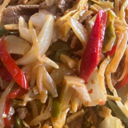 ผัดสตรอหมู