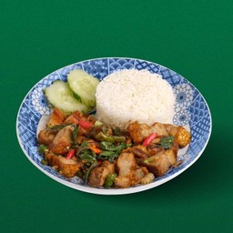 หมูกรอบผัดกะเพรา