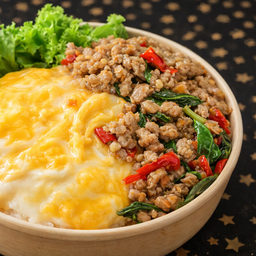 ข้าวกะเพราหมูสับ ไข่ข้น/ไข่เจียว