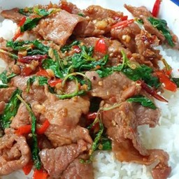 ข้าวกะเพราหมูชิ้น