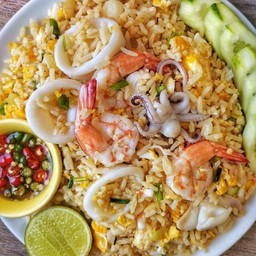 เจ้ดา ข้าวกระเพราพริกแห้ง