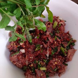 โซคเล็คเนื้อหั่นบางๆลอยเลือดขมๆๆๆรสจัดจ้าน