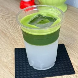 มัทฉะน้ำมะพร้าว (coconut matcha)