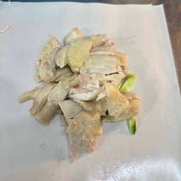 ธนกร ข้าวมันไก่(ตลาดเจริญสุข แมนฮั๊ตตั้น)