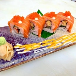แซลมอล ไข่กุ้ง โรล (เสิร์ฟ 4 ชิ้น)