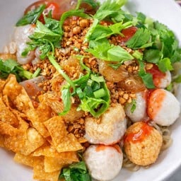 ก๋วยเตี๋ยวโฟยำแห้ง