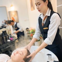 สปาผมนวดศรีษะผ่อนคลายบรรยากาศห้องส่วนตัวสุดหรูกึ่งธรรมชาติ 