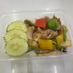 ข้าวเนื้อผัดพริกไทยดำ