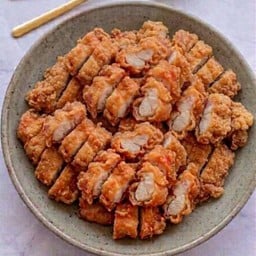 ข้าวไก่ทอด&หมูทอดป้าแว่นหน้าโรงเรียนจ้าวแห่งการทอด