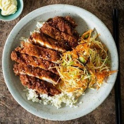 ข้าวไก่ทอดซอสบาบีคิว